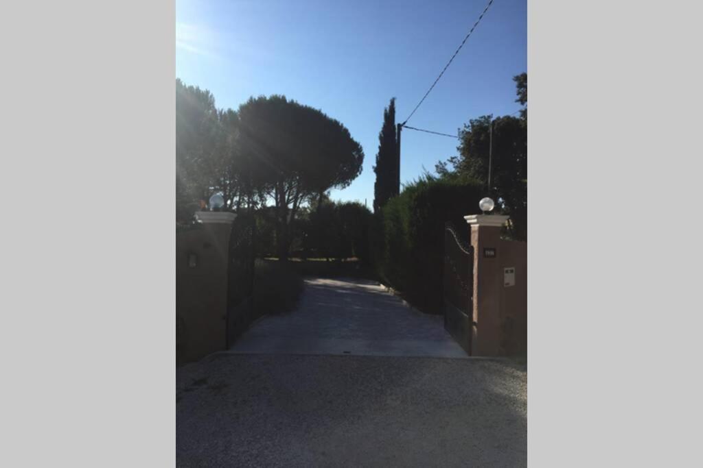 Gite 2 Pieces Au Calme Les Arcs-sur-Argens Екстер'єр фото